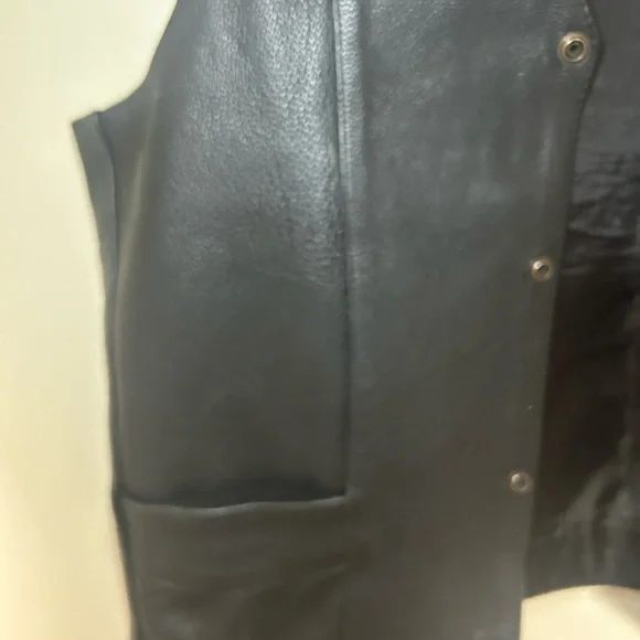 Vintage GMC motorcycle leather vest - Picture 5 of 8